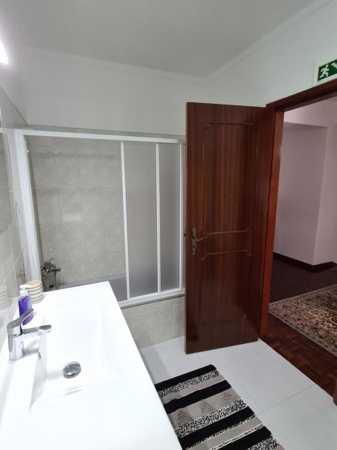 Gomes & Fortunato House * Casais Brancos